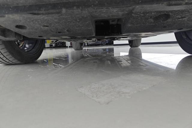 Changan UNI-T 2022 1.5 T Premium — фото 5