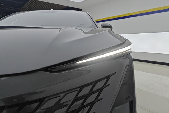 Chang'an UNI-T 2021 Темно-серый из Китая, фото 6