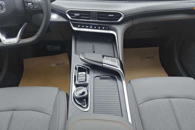 Changan UNI-T 2022 1.5 T Premium — фото 11