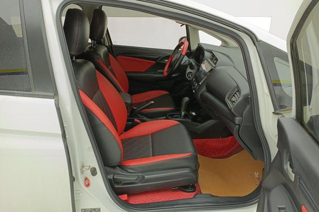 Honda Fit 2018 Белый из Китая, фото 4