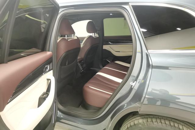 Geely Automobile Xingyue L 2023 Темно-серый из Китая, фото 4