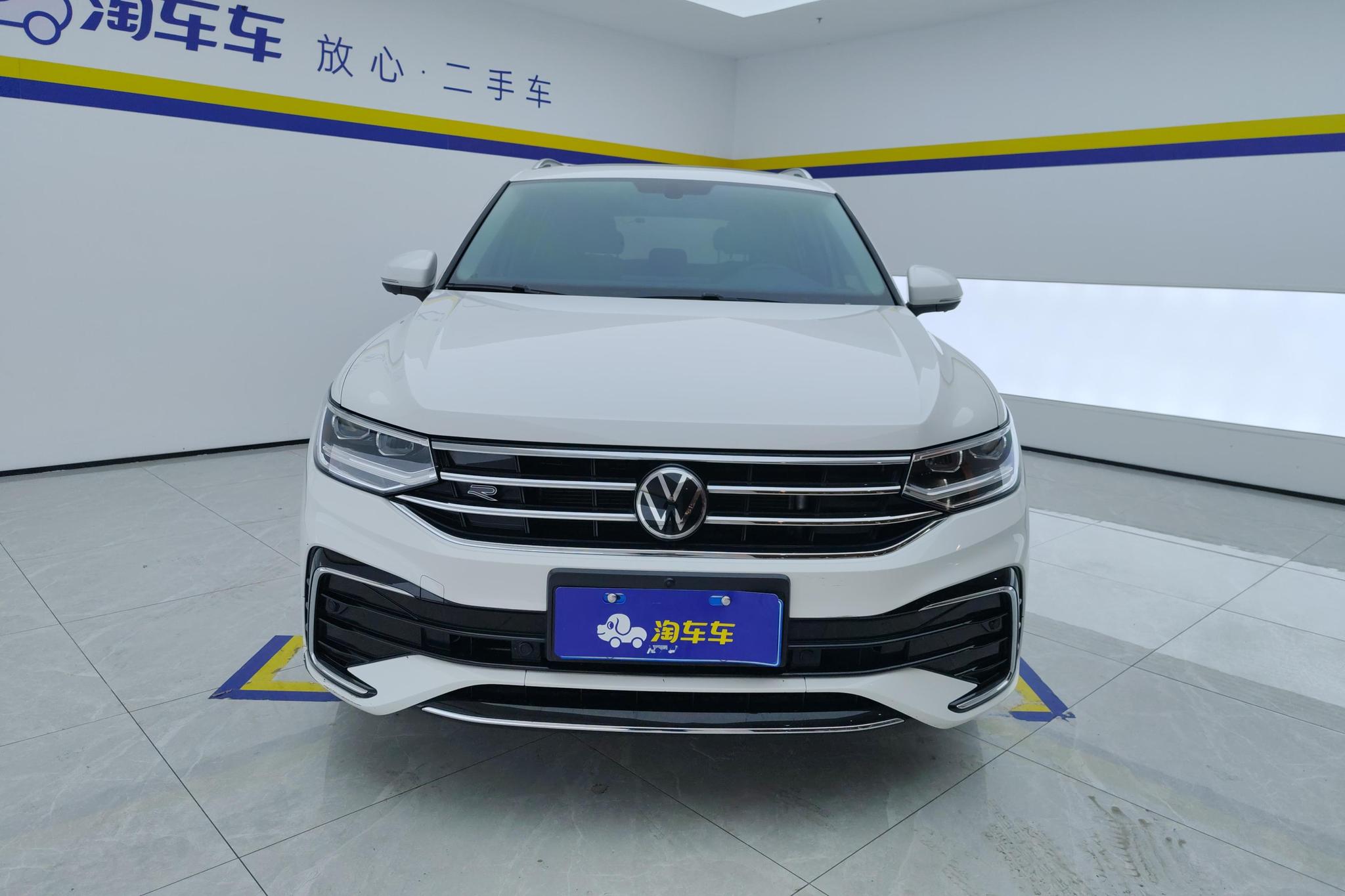 Volkswagen Tiguan L L 2022 330TSI AT R-Line