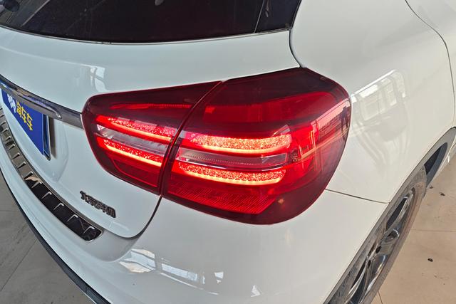 Mercedes-Benz GLA 2019 Белый из Китая, фото 3