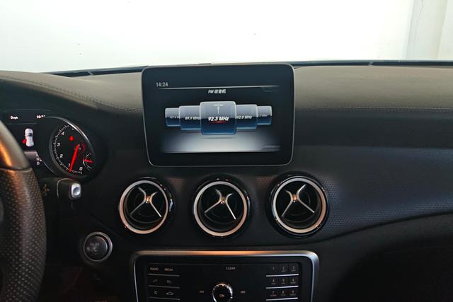 Mercedes-Benz GLA 2019 Белый из Китая, фото 6