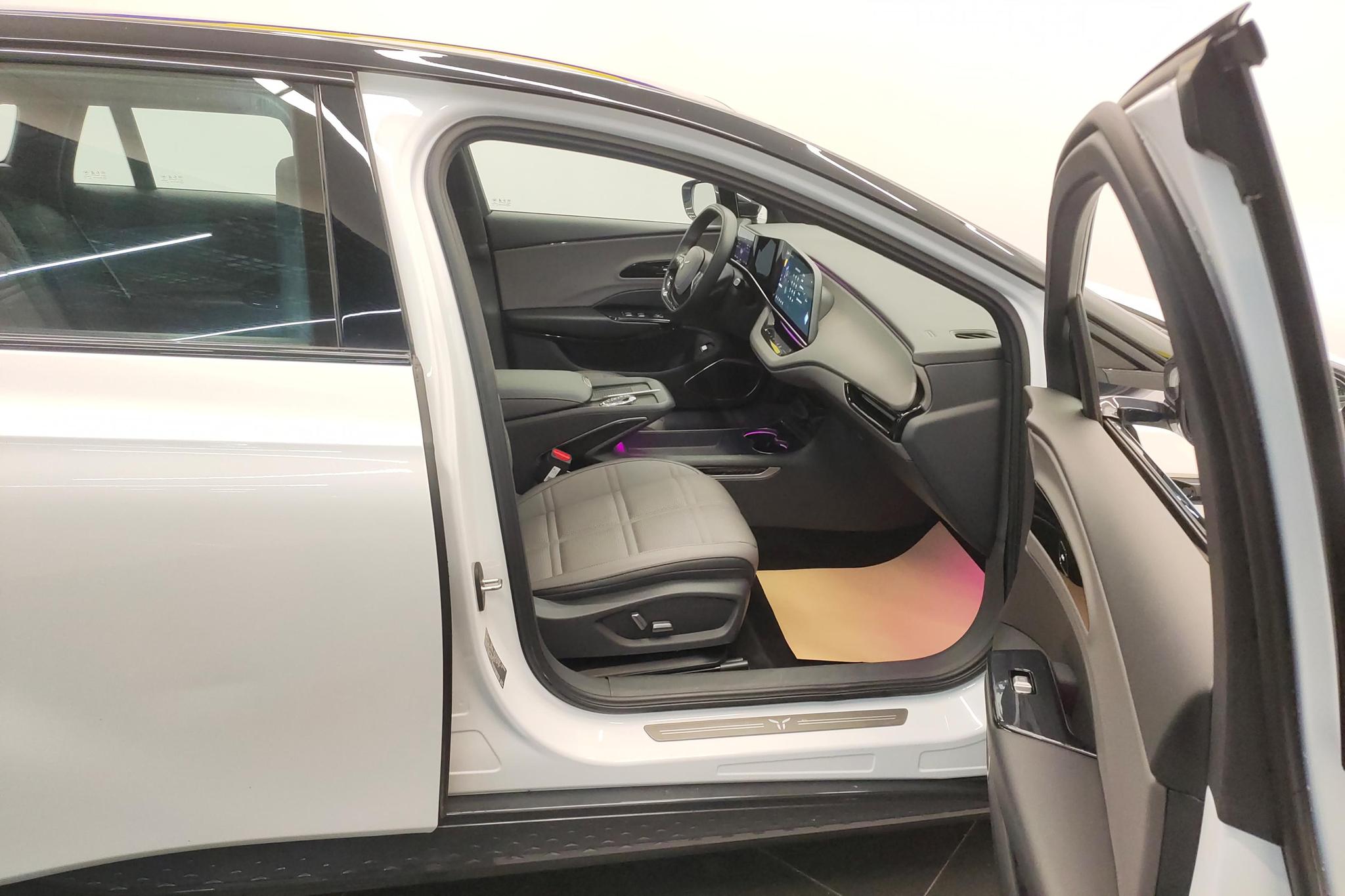 Hongqi EH7 2024 690 Pro