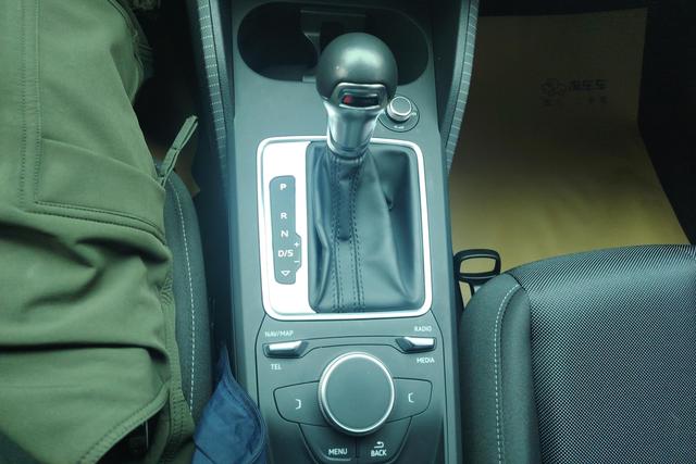 Audi Q2L id 3804887 из Китая 9