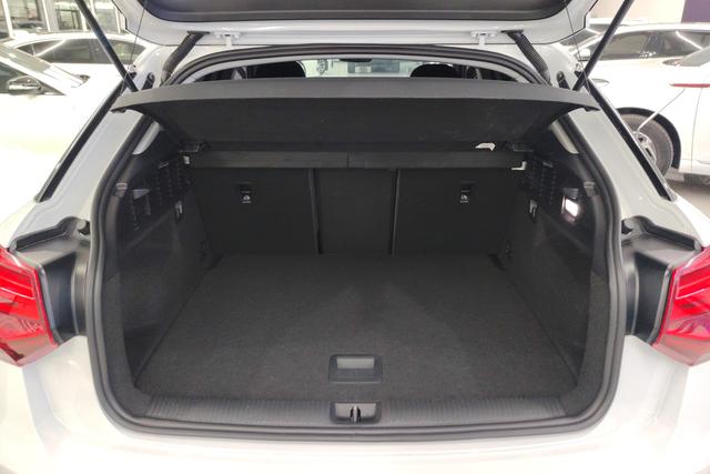 Audi Q2L id 3804887 из Китая 16