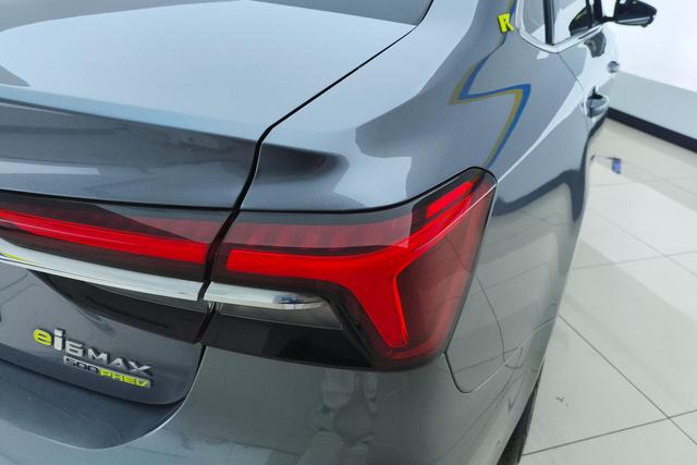 Roewe ei6 MAX Plug-in Hybrid 2020 — фото 12