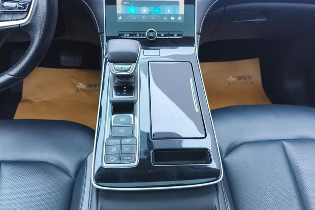 Roewe ei6 MAX Plug-in Hybrid 2020 — фото 4