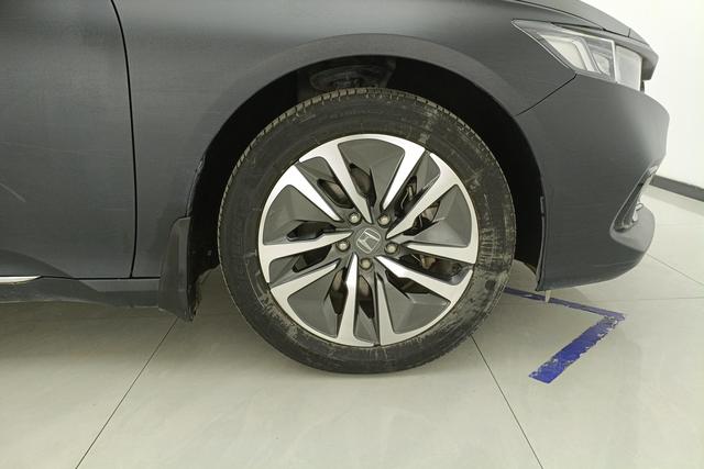 Honda Accord id 3768911 из Китая 9