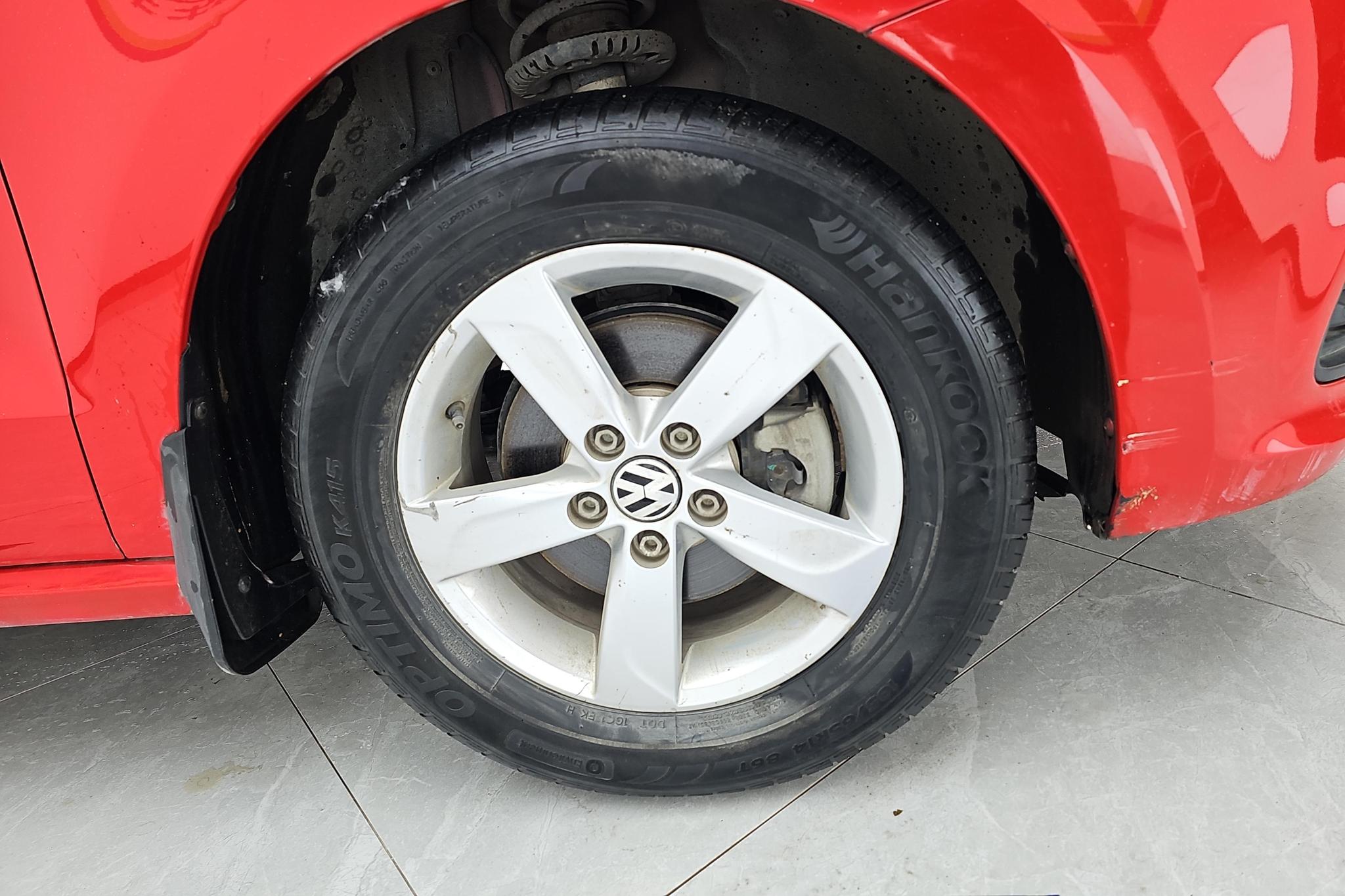 Volkswagen Polo 2016 1.4L MT