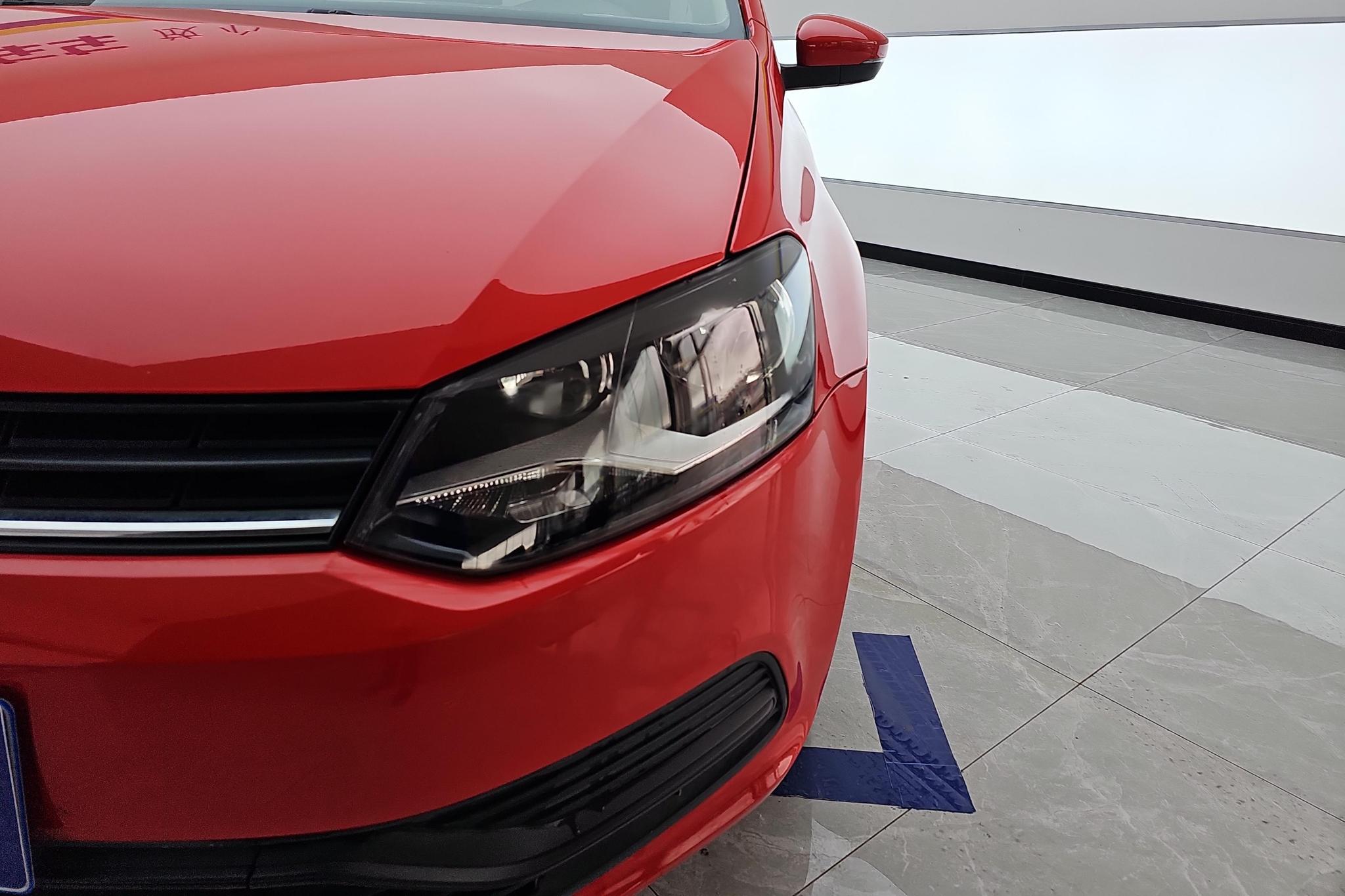 Volkswagen Polo 2016 1.4L MT