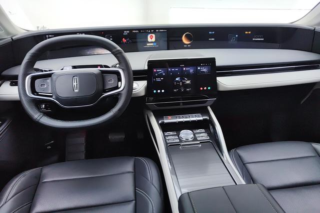 Lincoln Navigator 2023 — фото 13