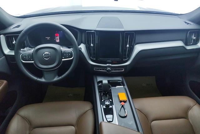 Volvo XC60 2024 B 5 4 WD — фото 12
