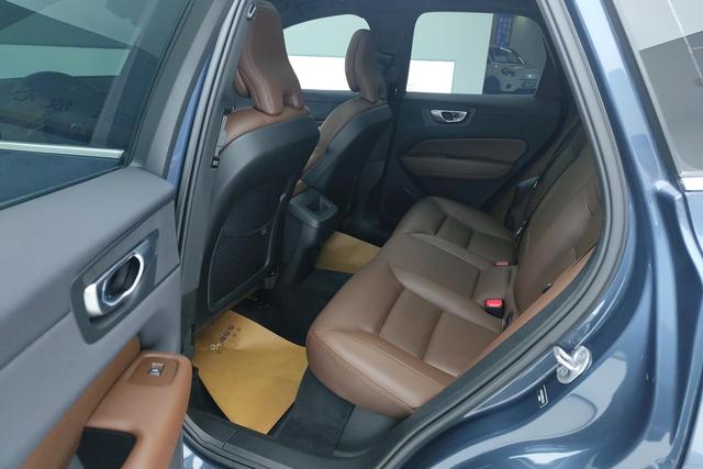 Volvo XC60 2024 B 5 4 WD — фото 16