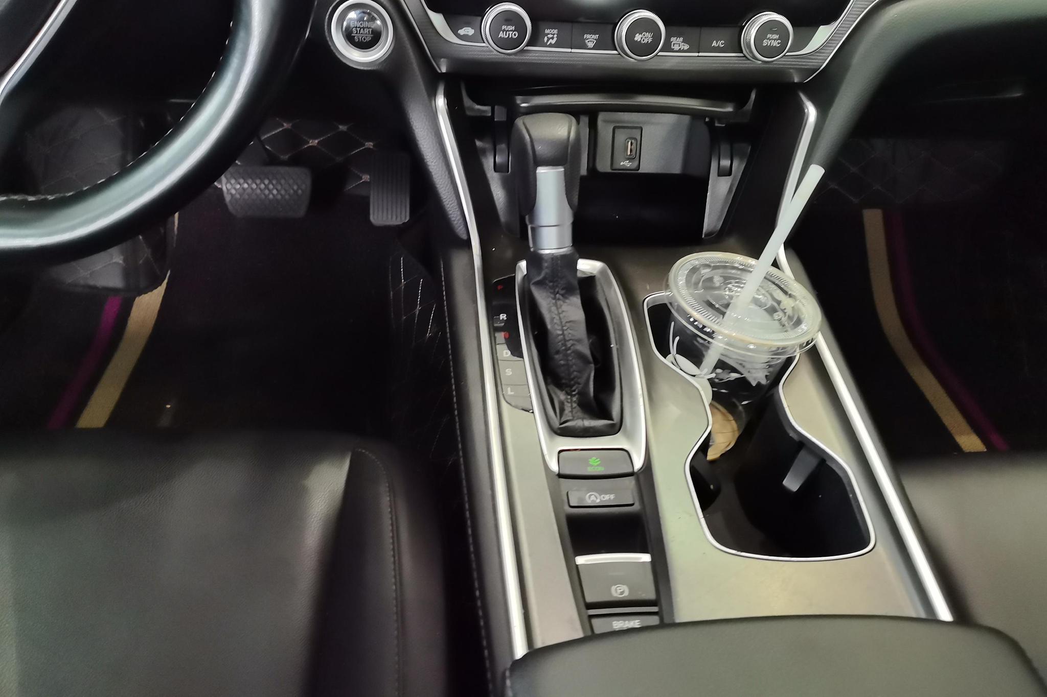 Honda Accord id 4479466 из Китая 13