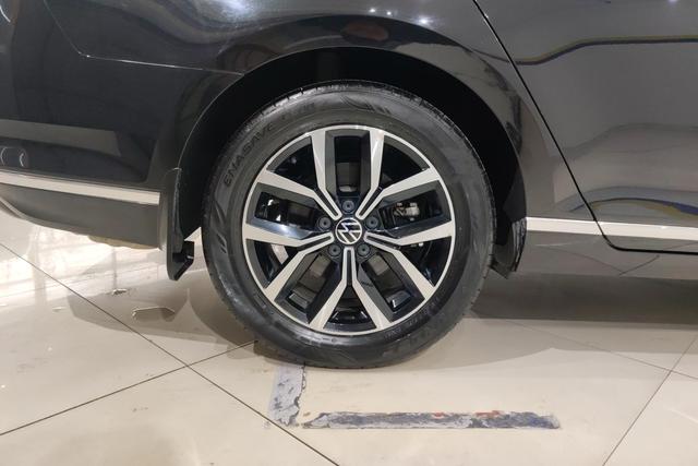 Volkswagen Magotan 2020 Черный из Китая, фото 2