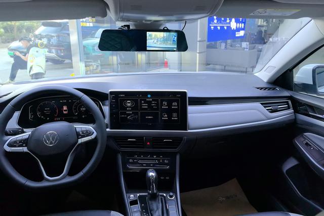 Volkswagen Bora id 3768846 из Китая 8