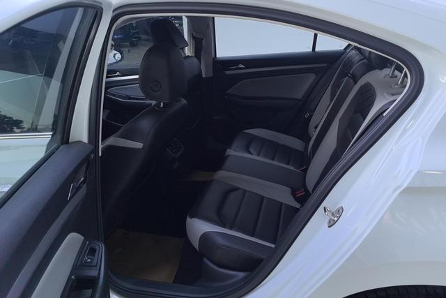 Volkswagen Bora id 3768846 из Китая 12