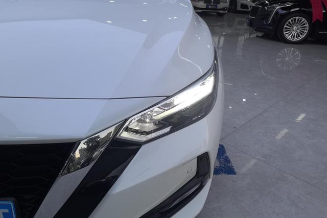 Nissan Xuan Yi 2020 Белый из Китая