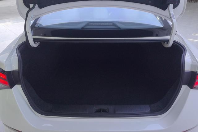 Nissan Xuan Yi 2020 Белый из Китая, фото 4