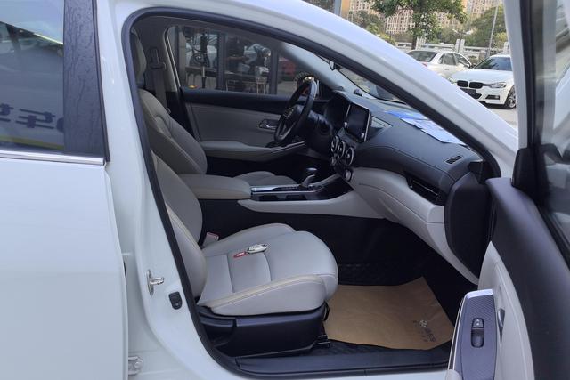 Nissan Xuan Yi id 3768898 из Китая 14