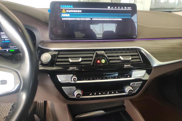 BMW 5 Series — фото 11