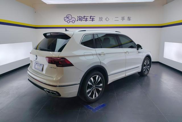 Volkswagen Tiguan L 2023 — фото 3