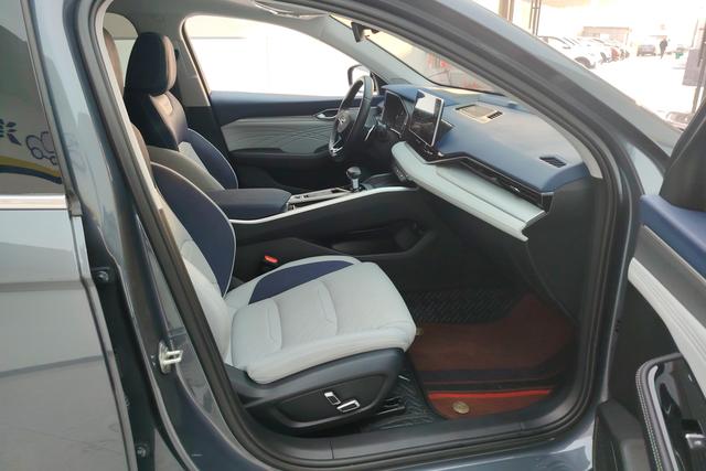 Geely Automobile Xingrui 2023 Темно-серый из Китая, фото 2