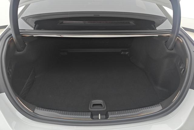 Mercedes-Benz Class C 2023 Белый из Китая, фото 4