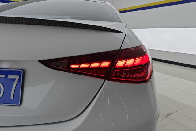 Mercedes-Benz Class C 2023 Белый из Китая, фото 5