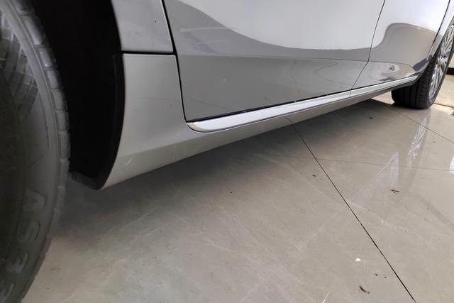 Hongqi H5 2023 2.0 T AT — фото 9