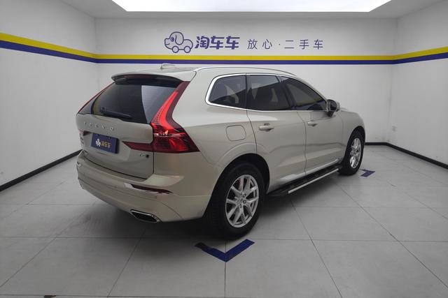 Volvo XC60 2021 T 5 4 WD — фото 3