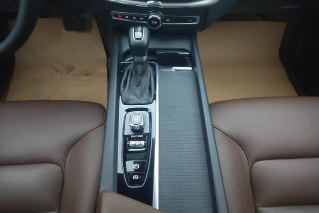 Volvo XC60 2021 T 5 4 WD — фото 14