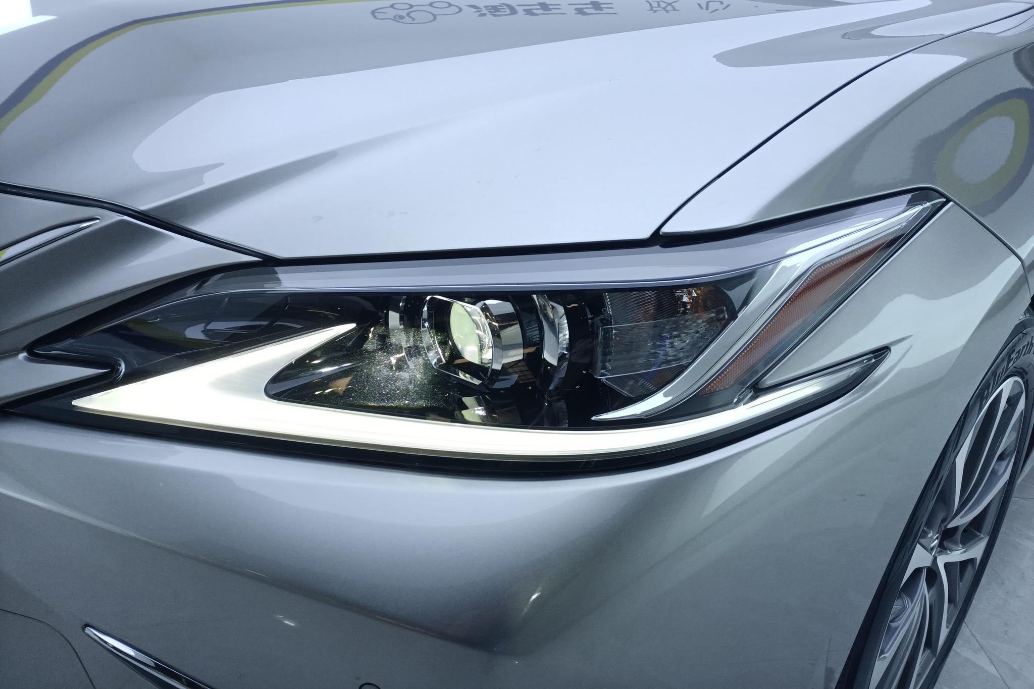 Lexus ES 2022 200
