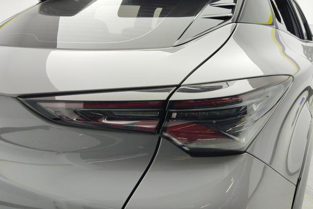 Chang'an UNI-T 2024 Темно-серый из Китая, фото 2