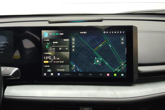 Chang'an UNI-T 2024 Темно-серый из Китая, фото 5