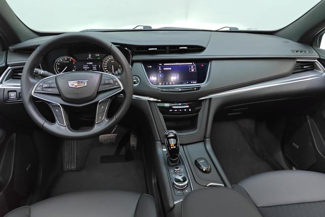 Cadillac XT5 2020 — фото 12