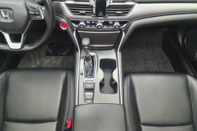 Honda Accord id 3810385 из Китая 9