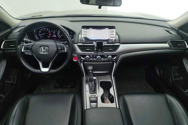 Honda Accord 2018 — фото 11