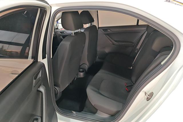 Jetta VA3 id 3810165 из Китая 12