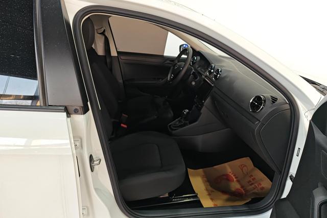 Jetta VA3 id 3810165 из Китая 13