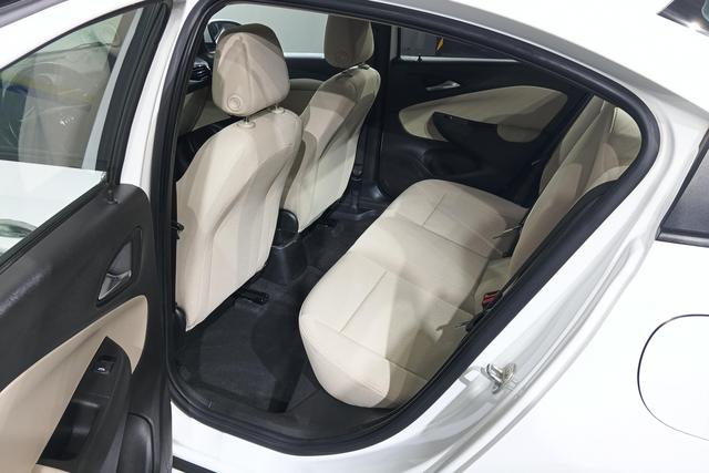 Buick Excelle 2019 Белый из Китая, фото 4