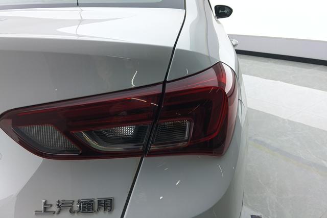 Buick Excelle id 3804348 из Китая 12