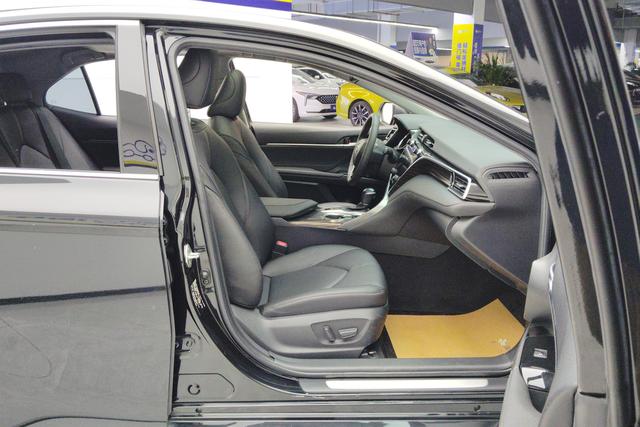 Toyota Camry 2021 Черный из Китая, фото 4