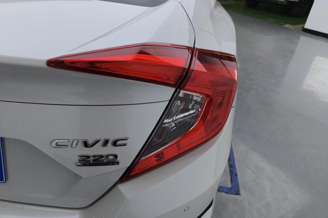 Honda Civic 2016 220 TURBO CVT — фото 5