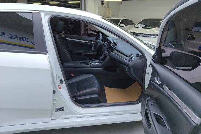 Honda Civic 2016 220 TURBO CVT — фото 16