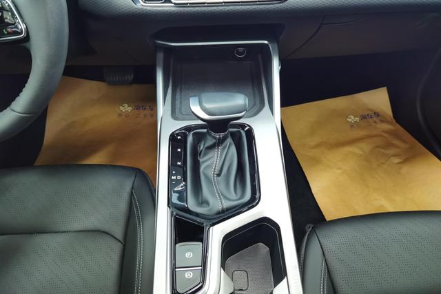 Geely Automobile Emgrand 2023 Белый из Китая, фото 6