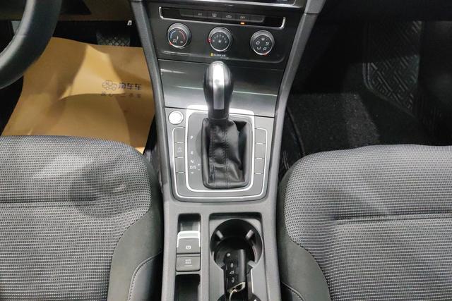 Volkswagen Golf 2020 Белый из Китая, фото 3