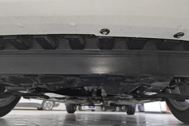 Nissan Xuan Yi 2024 Белый из Китая, фото 3